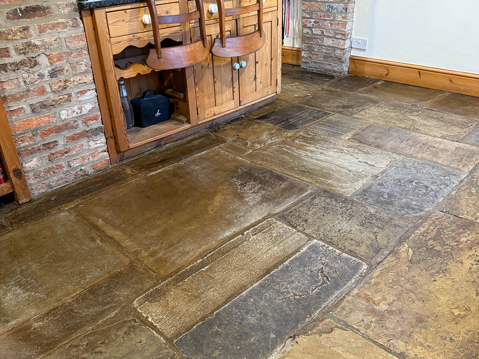hull STONE FLOOR CLEANING